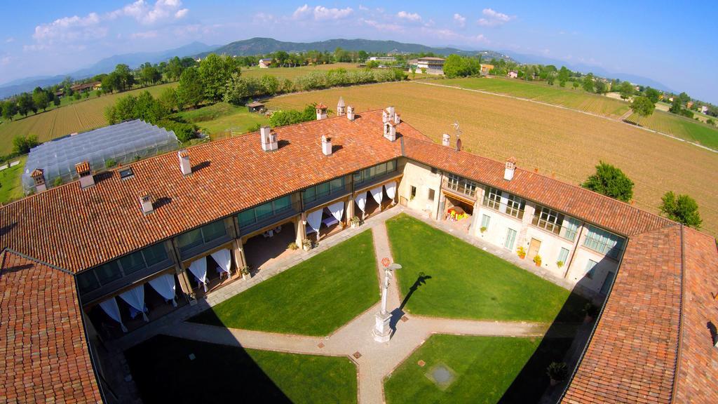 Corte Breda, Agriturismo Bed&Breakfast Chiari Exterior photo