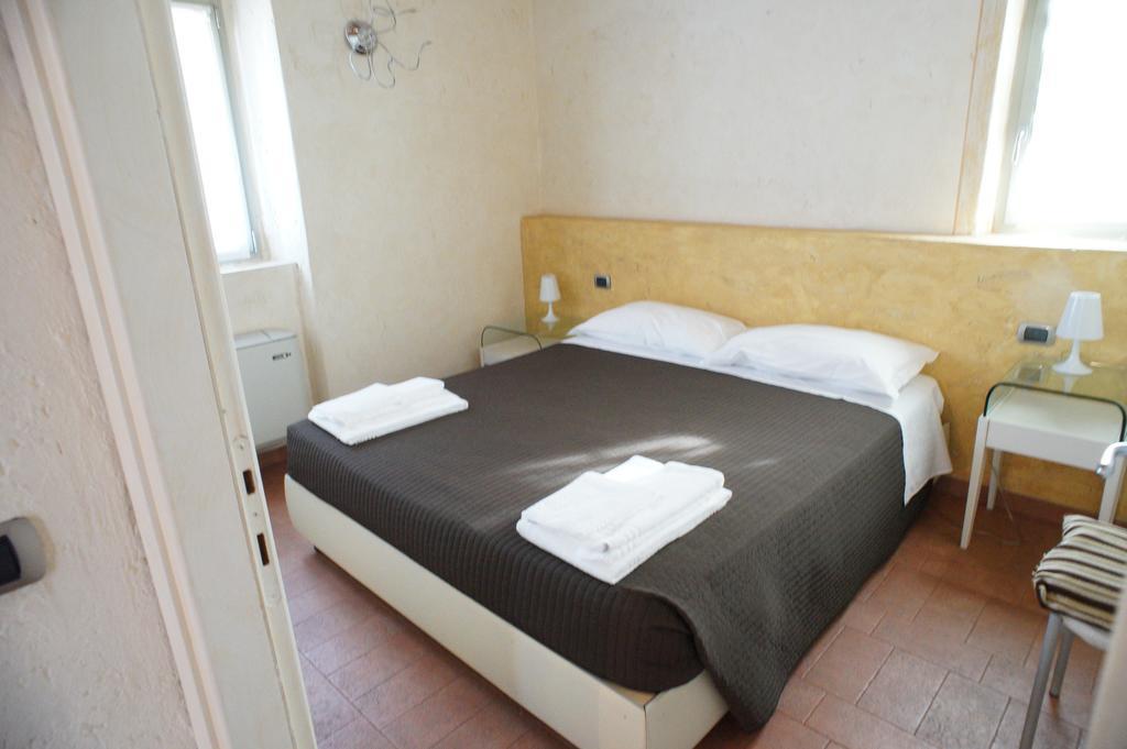 Corte Breda, Agriturismo Bed&Breakfast Chiari Exterior photo